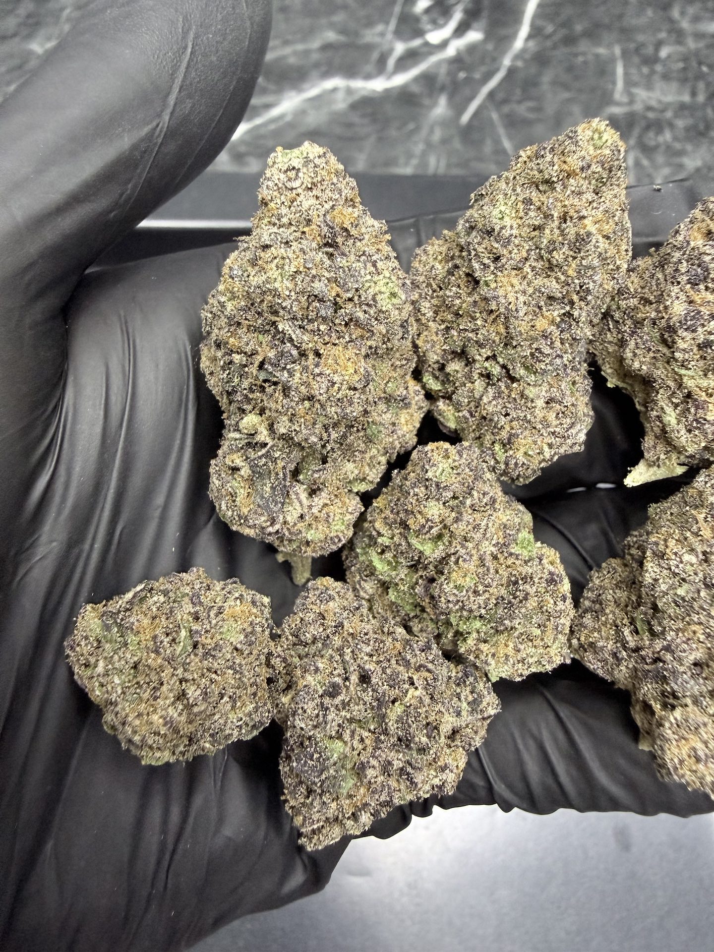 Redneck Wedding By. Surfr Seeds THC 25-30% - Image 4
